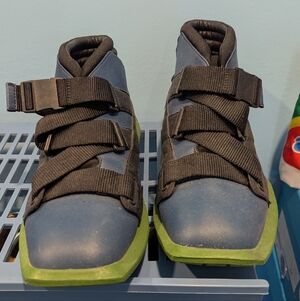 Fluevogs Dark Blue & Green, Sporty